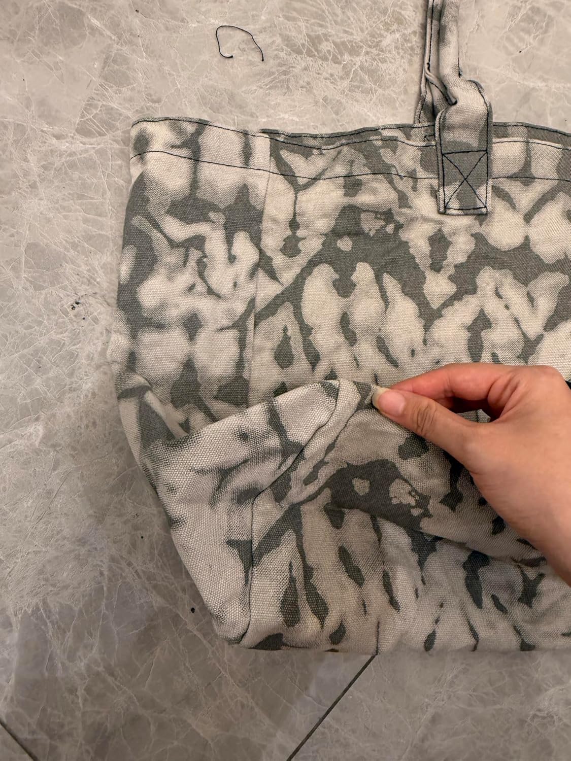 極美品　近沢レース　コラボ　スワニー　2way キャリーバッグ　クロコ型押し　黒 SWANY（キャリーバック） 横浜老舗の「近沢レース店」コラボ